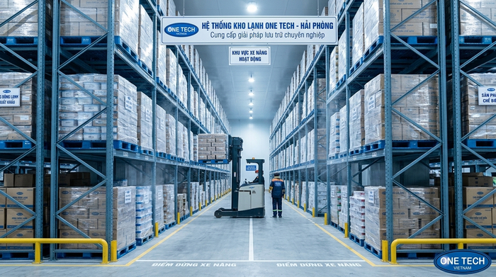 Bố trí lối đi xe nâng cho kệ kho lạnh Bố trí lối đi xe nâng cho kệ pallet racking trong kho lạnh Hải Phòng